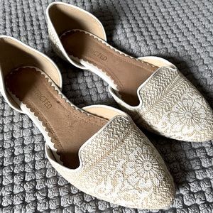 White Lace Flats